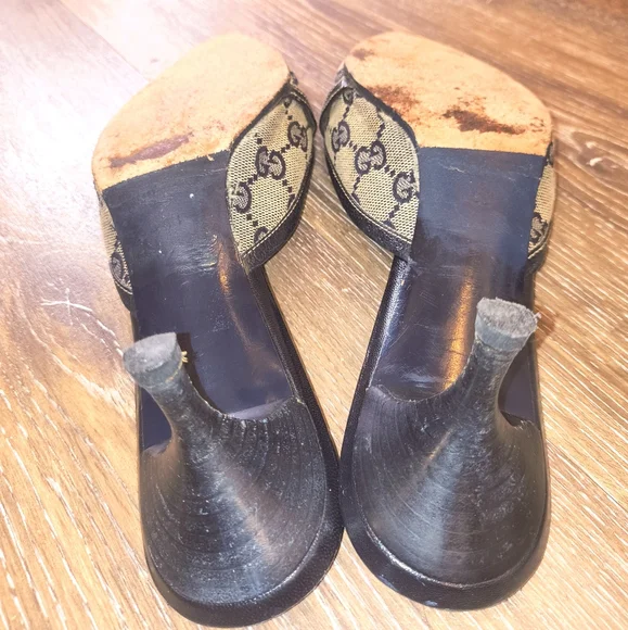 Gucci - Vintage Monogram Printed Mules - Size 9B - Excellent Price Limited Time - Picture 14 of 17